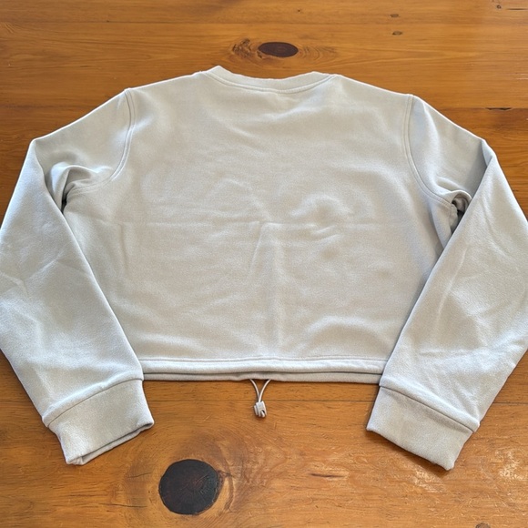 Payton Ultra Mélange Crop Sweatshirt by
YOGALICIOUS - Picture 7 of 10